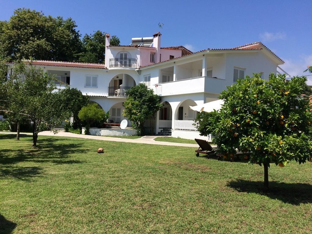 Villa Jeanna Troulos Exteriör bild