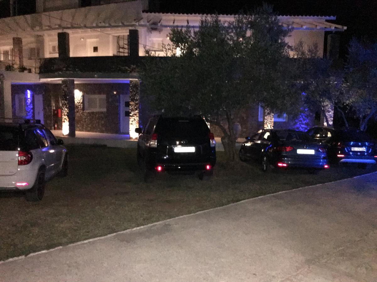 Villa Jeanna Troulos Exteriör bild